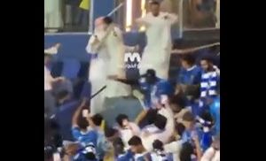 Video: la increíble pelea entre jeques e hinchas en el fútbol árabe