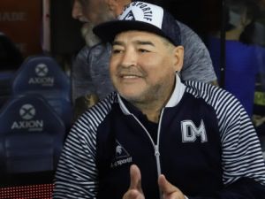 Juicio por la muerte de Maradona: declararán el exdirector de la Clínica Olivos y el neurocirujano que lo operó