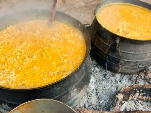Santiago del Estero: 8.000 litros de locro y 8.000 kilos de asado gratis este 25 de mayo
