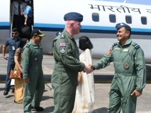 El jefe de la Fuerza Aérea británica ratificó que la defensa de Malvinas es "innegociable"
