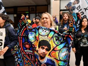 Maradona presentó una “cirrosis hepática” y tenía “edema” en el cerebro, según los médicos