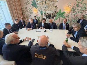 Milei se reunió con grandes inversores en Los Ángeles para potenciar la llegada de capitales