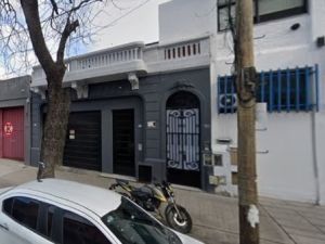 Allanaron un taller clandestino en pleno Monte Castro: rescataron a adultos y menores
