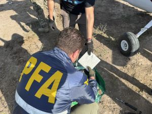 Interceptaron una avioneta en Santa Fe y secuestraron más de 400 kilos de cocaína: ocho detenidos
