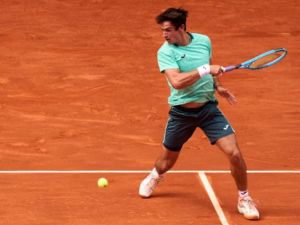 Navone le ganó al número 5 del mundo en el Masters de Roma y consiguió el mejor triunfo de su carrera
