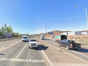 Un conductor sin licencia ni seguro chocó contra otro auto en Ruta 7: viajaba con un bebé