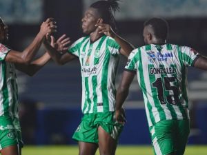 Escándalo en Panamá: un jugador abandonó el partido y denunció a su arquero por arreglo de resultados