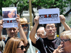 Familiares de las víctimas de la Tragedia de Once repudiaron la prisión domiciliaria de De Vido
