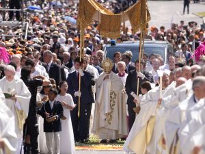 El papa León XVI brindó una misa ante millones de fieles en Madrid