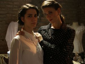 “Bajo las puntadas”, el corto semifinalista en los Premios Oscar, ahora llega al teatro