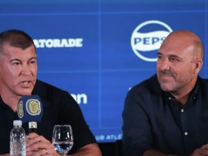 “Hasta mi mamá me pide que lo eche”: Gonzalo Belloso sobre la continuidad de Jorge Almirón