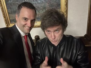 Javier Milei sostuvo su apoyo a Manuel Adorni a través de redes sociales
