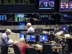 El riesgo país profundiza su caída y se acerca a la barrera de los 430 puntos