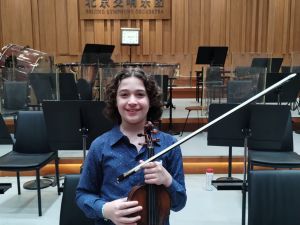 El joven violinista Marcos Carreras participa como solista en un concierto en China
