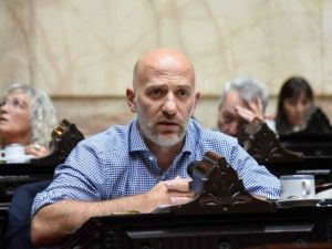 Yacobitti: “¿Cuánto tiempo vas a esperar para resolver si una ley hay que cumplirla o no?”