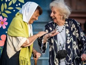 Estela de Carlotto dijo que el Gobierno "debe estar brindando" por la muerte de Taty Almeida: "Nos odian"