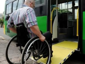 El Gobierno anunció que las personas con discapacidad podrán viajar en trenes y colectivos sin certificado
