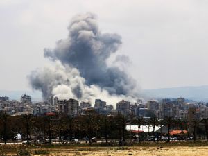 Escala la tensión en Medio Oriente: Estados Unidos e Irán intercambian ataques pese al alto el fuego