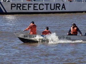 Intensa búsqueda de una embarcación con cinco tripulantes desaparecida en el Río de la Plata