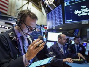 Jornada financiera: los activos argentinos cerraron en alza y el riesgo país se mantuvo de los 500 puntos