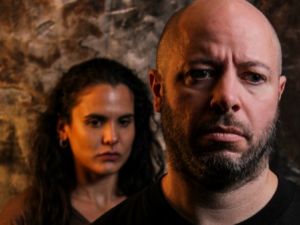 "Tan hermosa así" llega al Teatro El Ojo para interpelar sobre la violencia que se construye en silencio