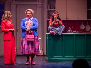 "Papá por siempre": humor, ternura y orquesta en vivo en el Teatro Liceo