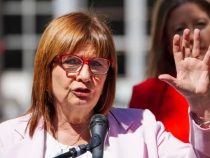 Bullrich busca acuerdos en el Senado para aprobar la reforma laboral