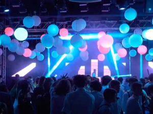 Denuncian que una mamá se robó el dinero de la fiesta de egresados y la gastó en el casino: eran 17 millones de pesos