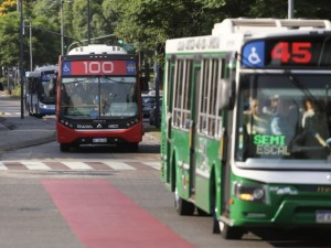 La UTA y las empresas de transporte llegaron a un acuerdo salarial y no habrá paro de colectivos