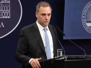 Manuel Adorni se refirió al paro general de la CGT: "Es perverso y extorsivo"