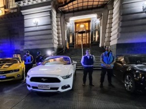 Cayó una banda que contrabandeaba autos de alta gama y luego se los alquilaba a artistas