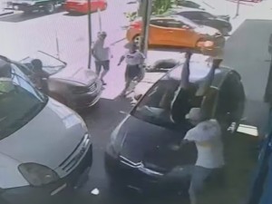 San Justo: discutió con su padre, subió el auto a la vereda lo atropelló y fue detenido