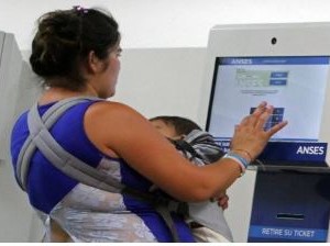 Sube el límite de ingresos para cobrar asignaciones familiares