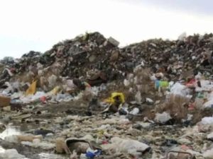 Una joven de 19 años falleció tras consumir comida de un basural en Caleta Olivia