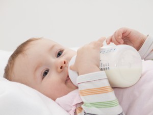 Retiran del mercado una leche de fórmula para bebés