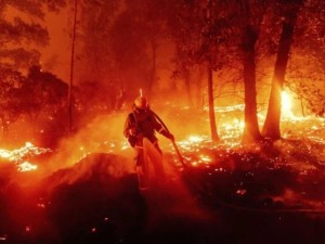 Un brigadista sufrió graves quemaduras durante el combate del incendio en Epuyén