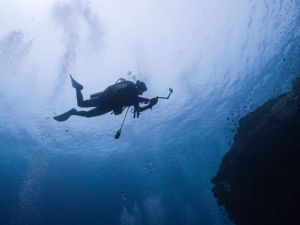 "No era un bautismo", dijo el instructor de buceo de la joven desaparecida en el mar