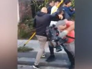 Ley de Glaciares: detuvieron y agredieron a un camarógrafo en una protesta de activistas en el Congreso