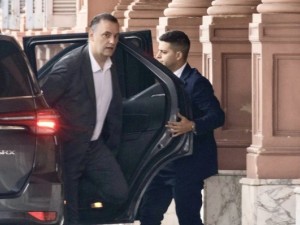 El Gobierno reúne a la mesa política para definir el temario de las sesiones extraordinarias