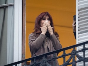 Nuevo parte médico: Cristina Kirchner seguirá internada por el cuadro íleo postoperatorio