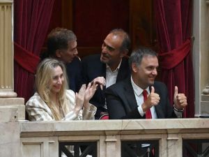 Karina Milei, Adorni y Santilli celebraron la aprobación en Diputados