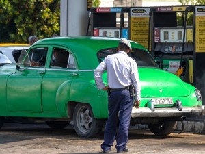El régimen cubano enfrenta un colapso inminente por la falta de combustible