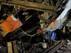 España: tras el accidente de Málaga, otros dos trenes descarrilaron en Barcelona y murió un maquinista