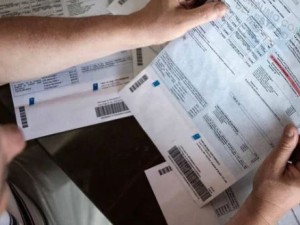 Dictan normas para los aumentos de tarifas de luz y gas desde enero