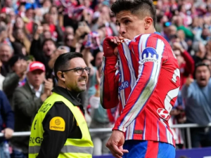 Atlético de Madrid blindó a Giuliano Simeone con una cláusula de 500 millones