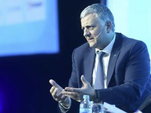 Horacio Marín: "YPF no va a generar cimbronazos en los precios de los combustibles"