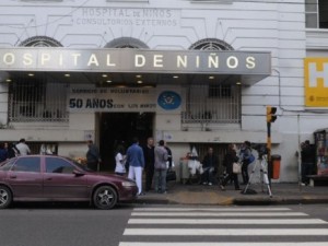 Tragedia en La Plata: un nene de dos años murió atragantado mientras cenaba