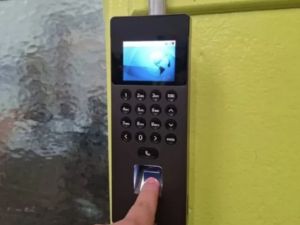 Huella digital: comenzó el nuevo sistema de presentismo docente en todas las escuelas de la Ciudad