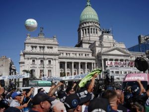 Movilización total: la CGT y las CTA marchan este miércoles al Congreso contra la reforma laboral de Milei