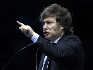 Un empresario dijo que “robaban” con los precios de las cubiertas y Milei lo cruzó